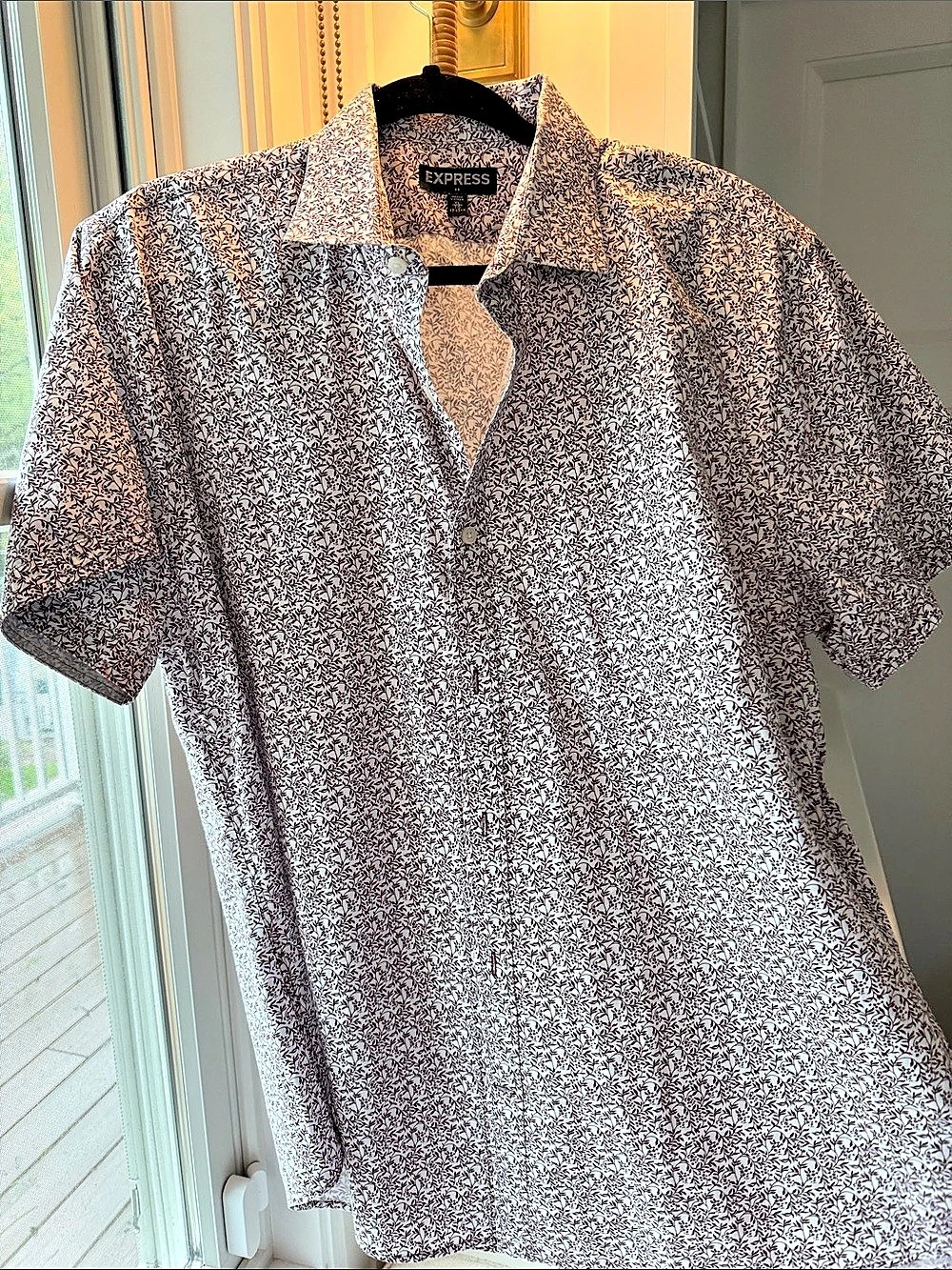 Express Men's Floral Short Sleeve Shirt Size Medium Like New
